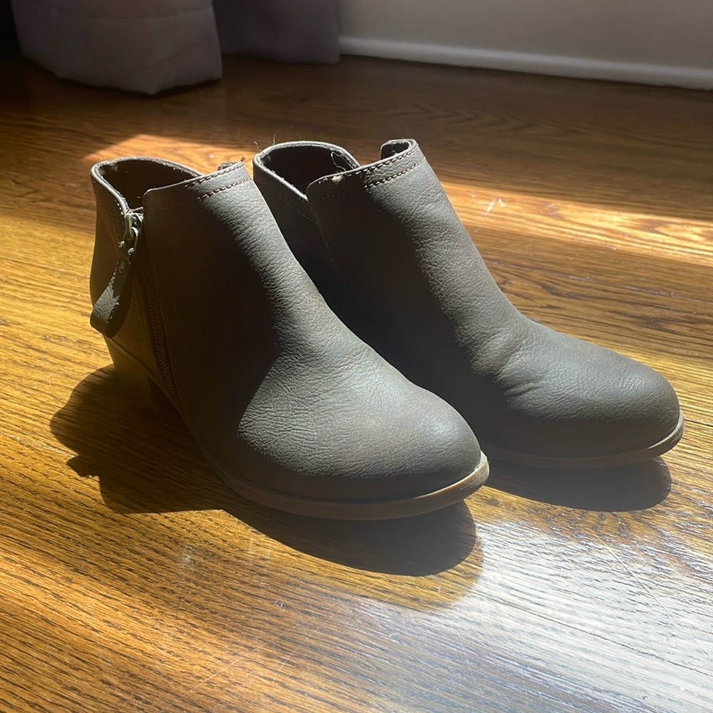 Size 6 perfect fall boots! Never worn.
